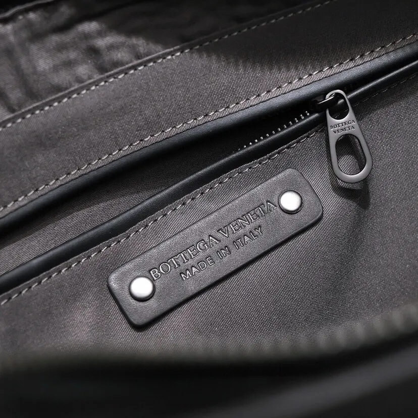 All categories 💚 Top version men’s bags 💚 BV 2024 new BV crossbody bag